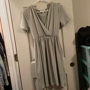 Zenana mint colored mid-length dress. Size small, has pockets.